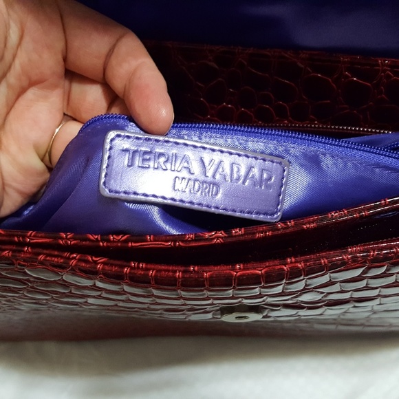 Teria Yabar Crocodile patterened shoulder bag - Picture 4 of 4